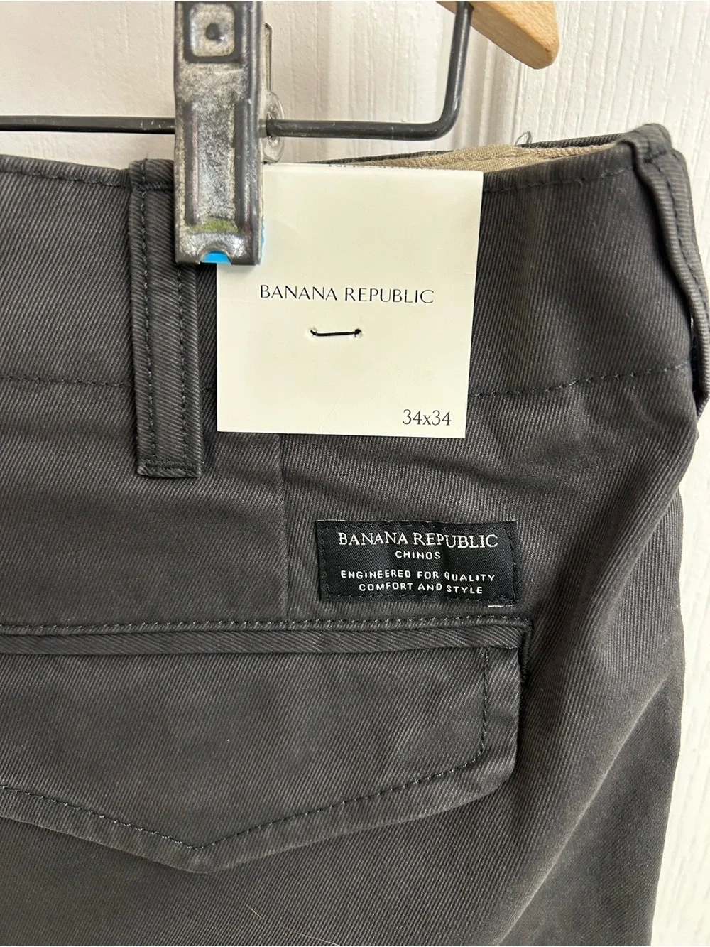 NWT Banana Republic Men’s Athletic Slim Stretch Chino, 34 waist 34 length